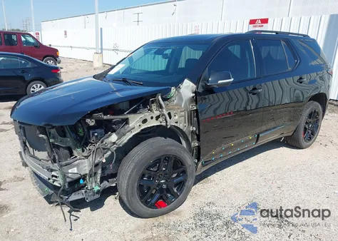 2021 Chevrolet Traverse Premier z USA, uszkodzony, nr VIN 1GNERKKW2MJ263431